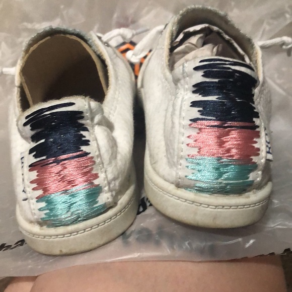 Roxy white slip on shoes - Picture 4 of 9